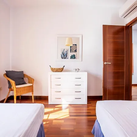 Sleeps 8 With Pool And Wifi Costa Teguise