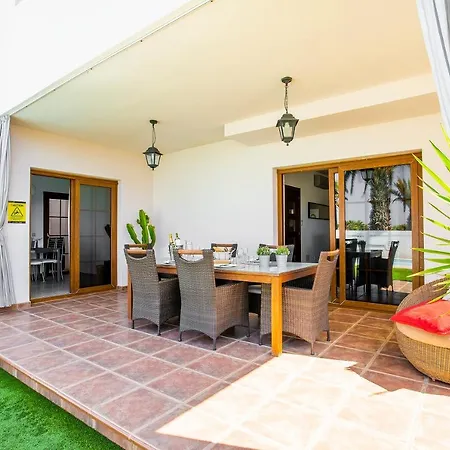 Sleeps 8 With Pool And Wifi